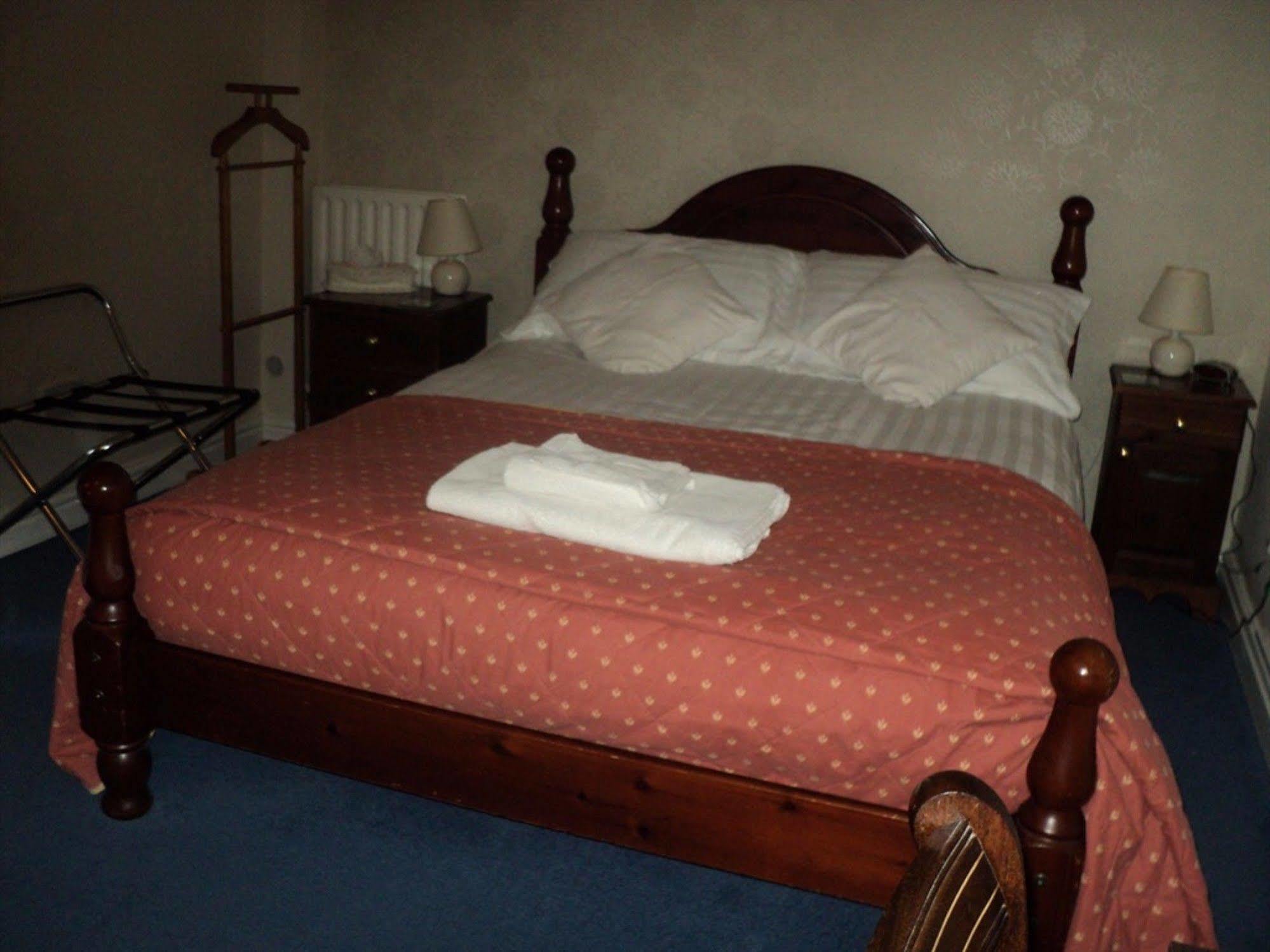 Grove House Guest House Telford Kültér fotó