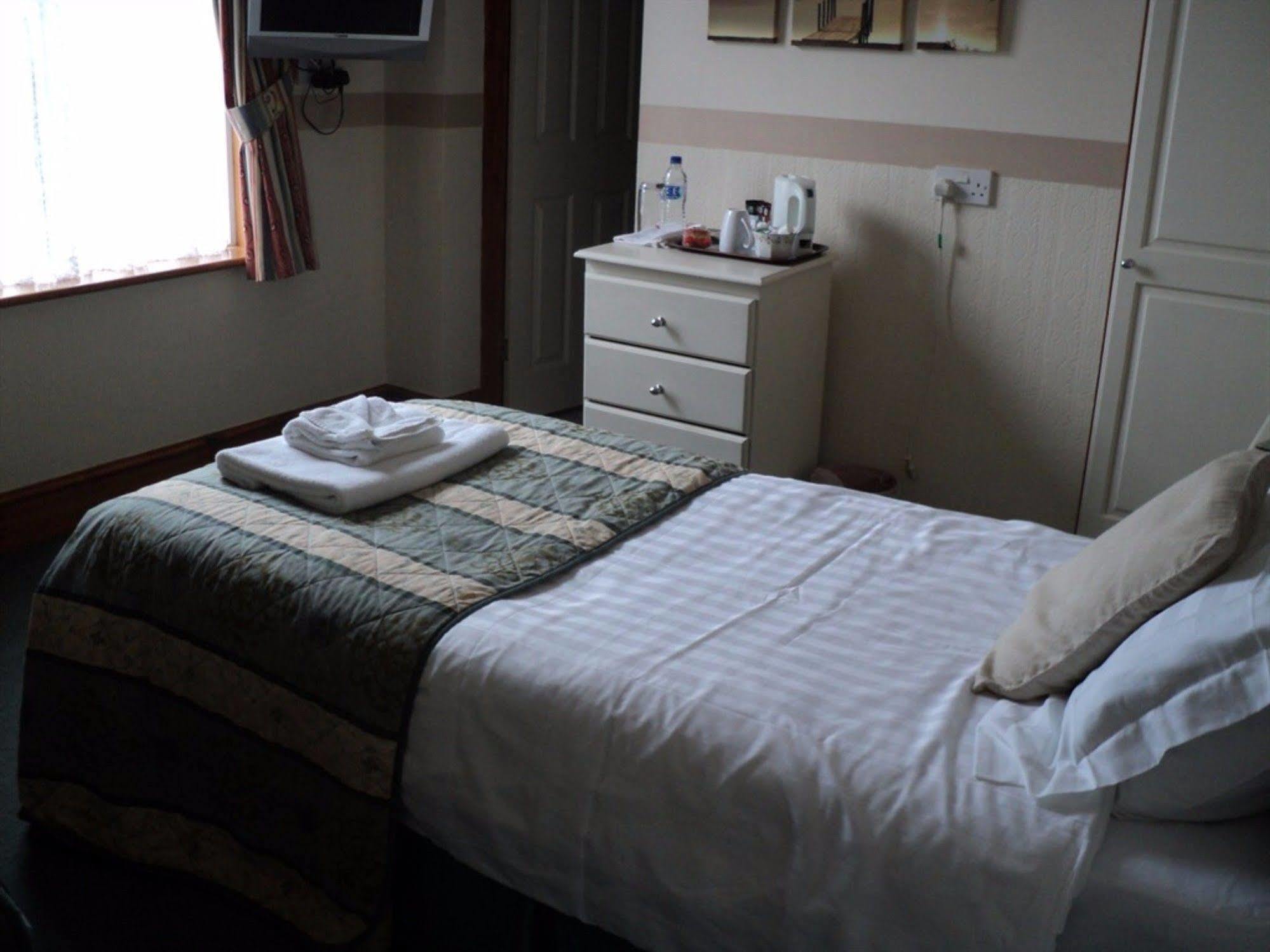 Grove House Guest House Telford Kültér fotó